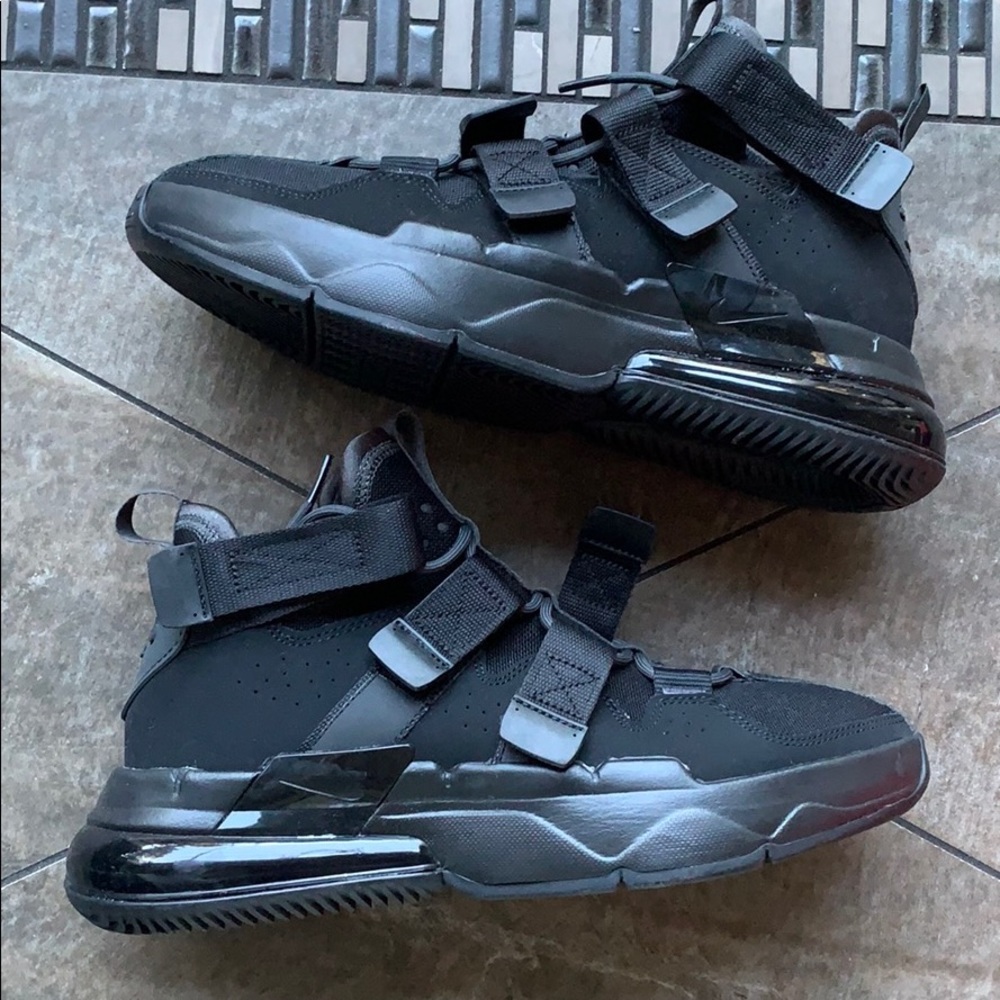 Nike Air Edge 270 Mens black/black-anthracite - Picture 16 of 16